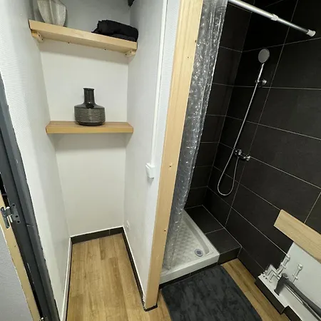 5 Min Aeroport, 10 Min Nantes, Moderne Et Intime, Parking Gratuit Apartment *